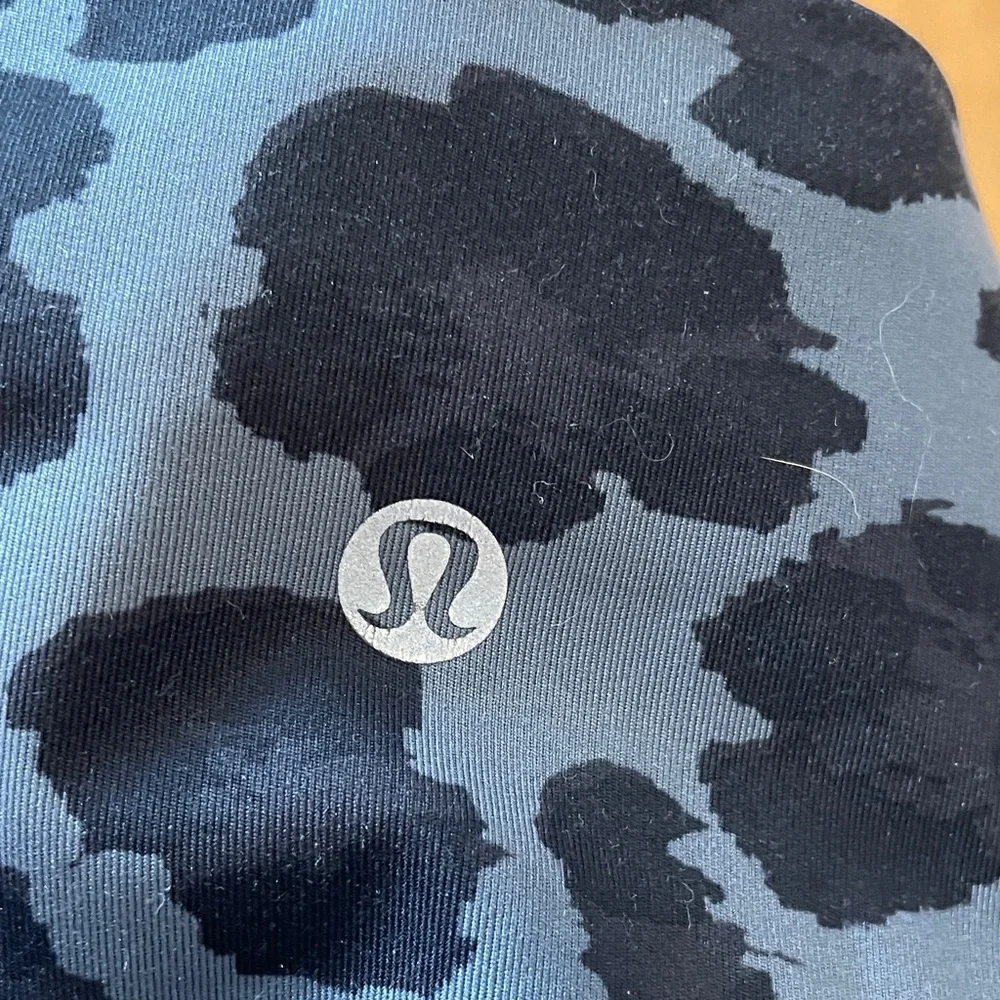Lululemon women’s Athletica Black Leopard Print Leggings